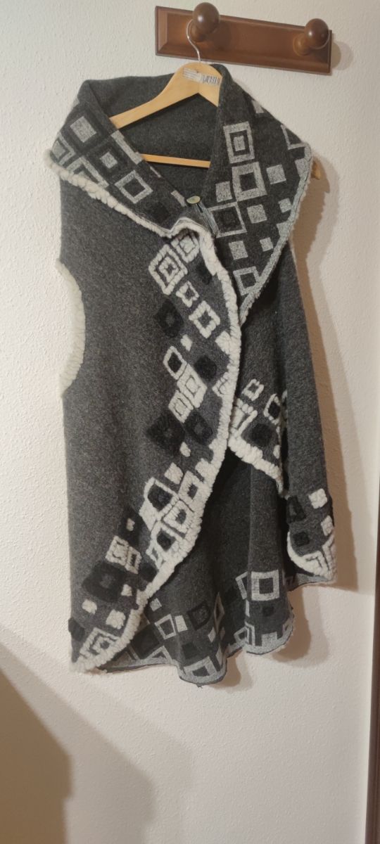 Poncho ideal para llevar con camiseta o sueter