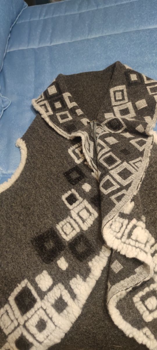 Poncho ideal para llevar con camiseta o sueter