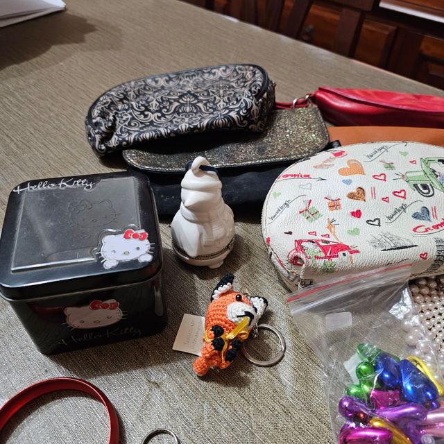 Set pochette e accessori vari