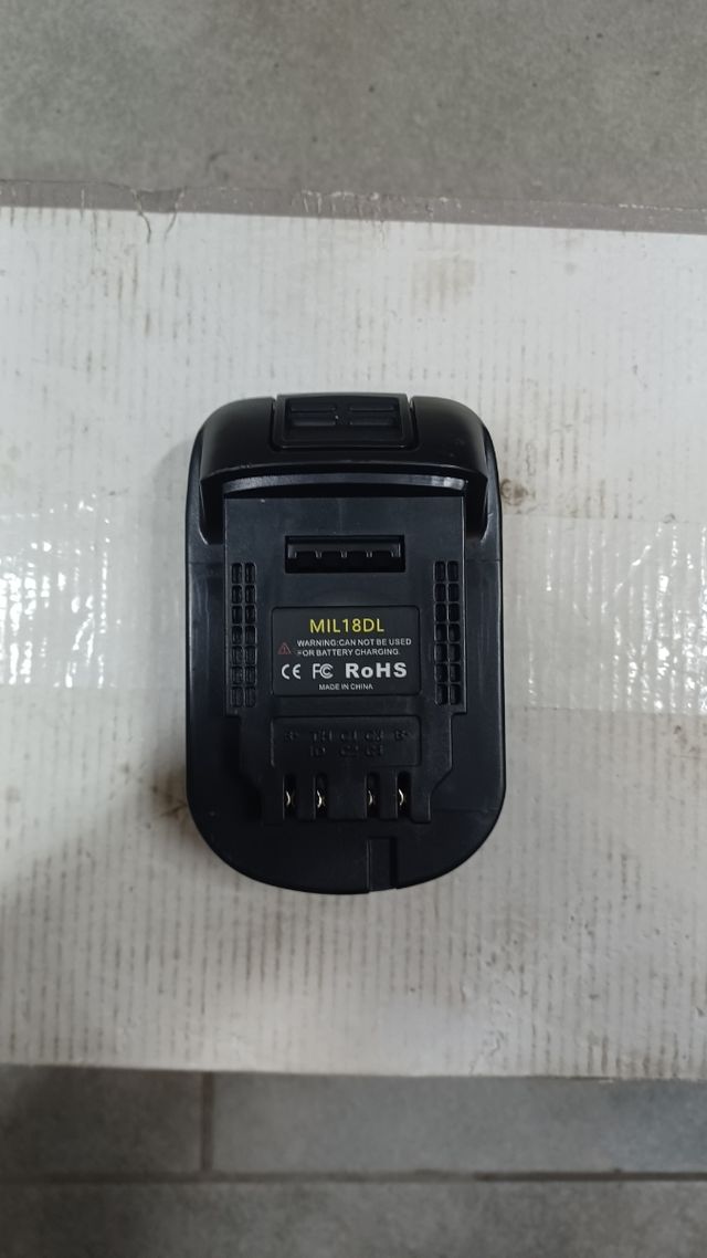 Adaptador baterías Milwaukee a Dewalt y alrevés