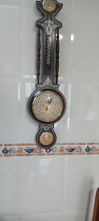 METOPA CON RELOJ E INTRUMENTO DE METEORO