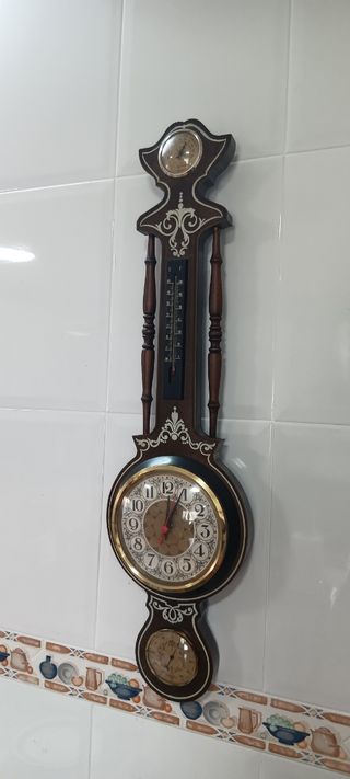 METOPA CON RELOJ E INTRUMENTO DE METEORO