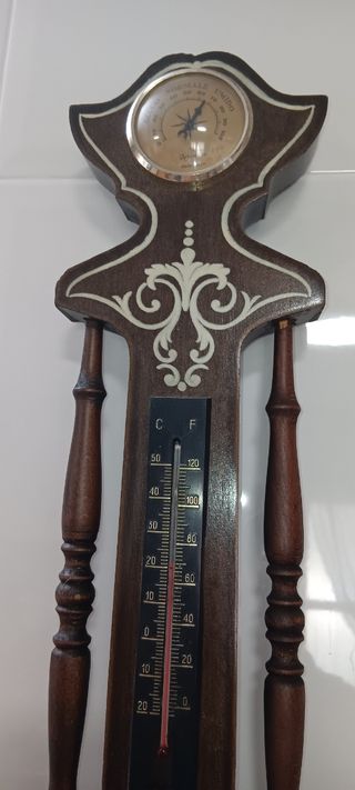 METOPA CON RELOJ E INTRUMENTO DE METEORO