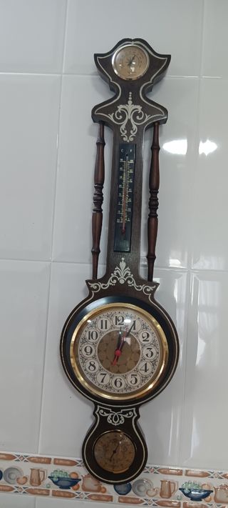 METOPA CON RELOJ E INTRUMENTO DE METEORO