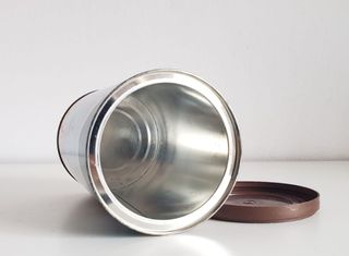 Caja de metal vintage