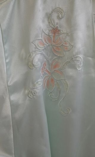 BATA/KIMONO DE DISEÑO SIN ESTRENAR DEL C. INGLÉS 