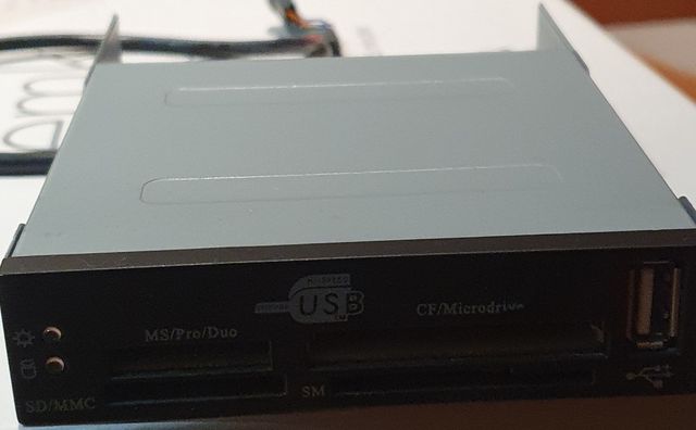 Vendo unidad de tarjetas de memoria SD para  PC