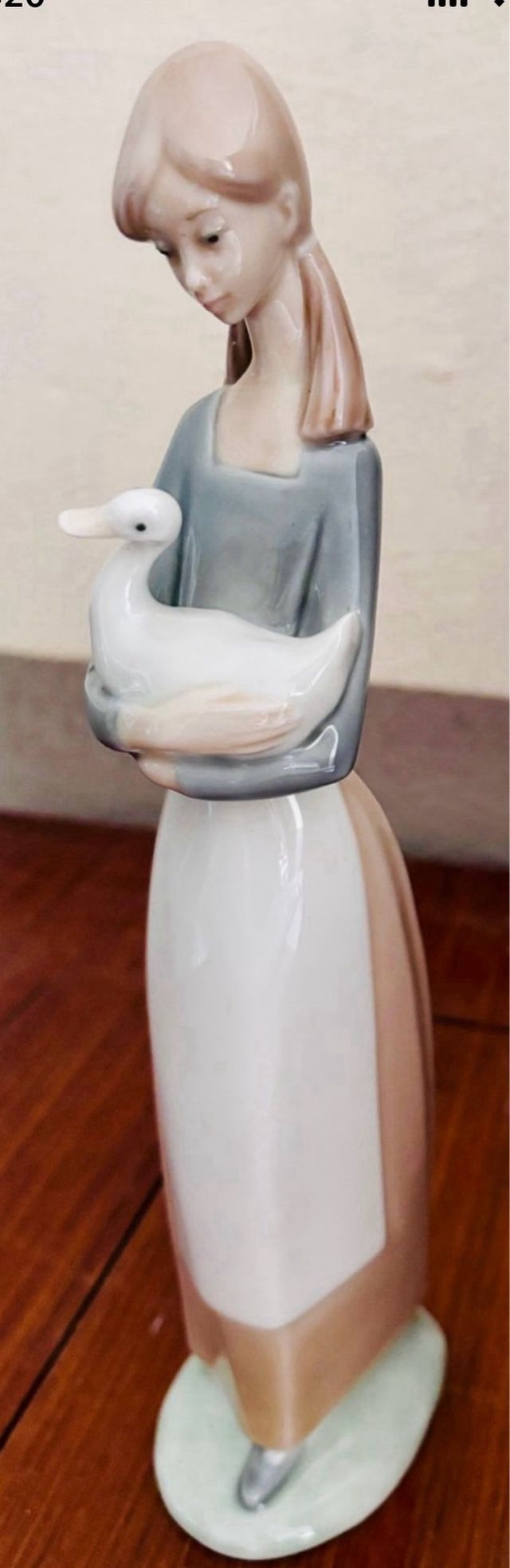 Porcelana figura Nao by Lladró