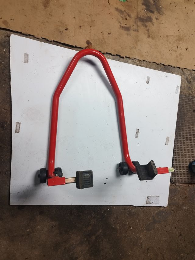 Caballete trasero moto