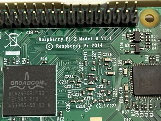 Raspberry pi 2 B V1.1 con carcasa oficial