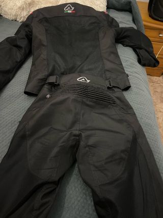 Ropa de moto trail enduro y casco LS2 explore