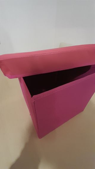 Caja con tapa. Puff. Plegable. Resistente