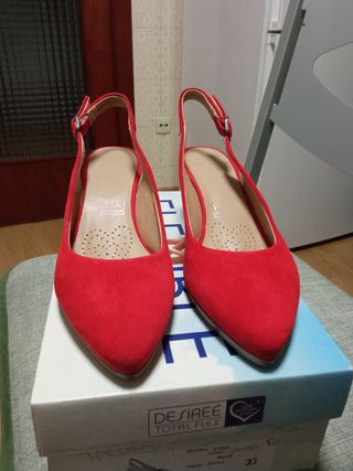 Zapatos rojos de tacón