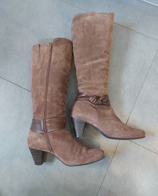 Botas altas de tacón medio