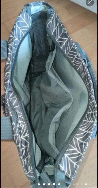 Bolsa bebe marca SKIP HOP