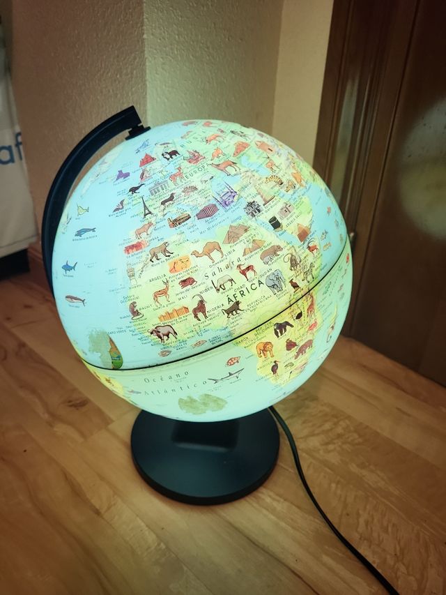 Globo terráqueo luminoso