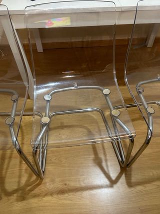 Mesa y sillas