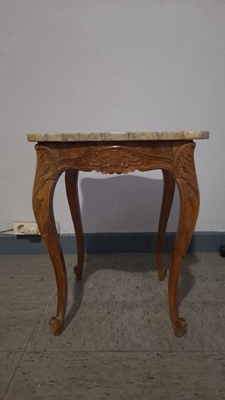 Mesa auxiliar tapa marmol