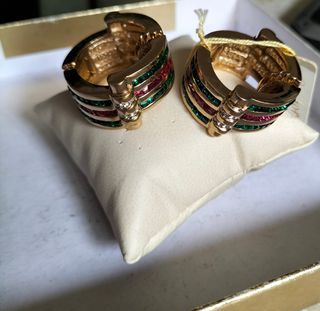 Impresionante pendientes antiguos chapado en oro 