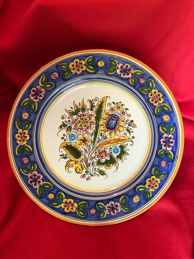 Platos decorativos. 40 ctm. de diámetro. GONFER