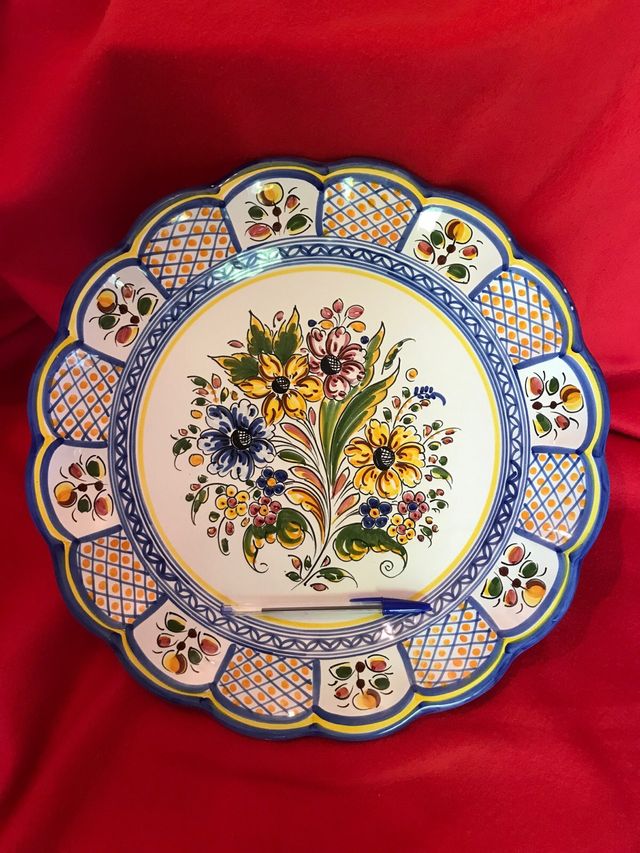 Platos decorativos. 40 ctm. de diámetro. GONFER