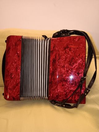 Acordeón cromático Hohner