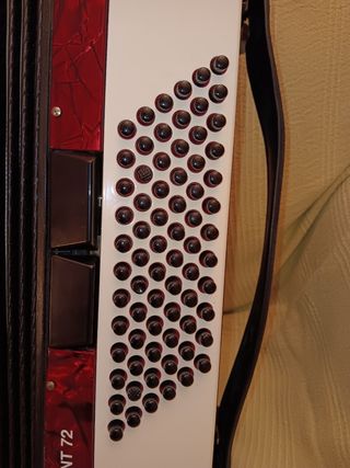 Acordeón cromático Hohner