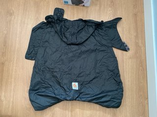 Mochila Ergobaby + protector invierno