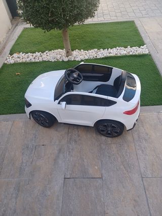 Coche descapotable Mercedes