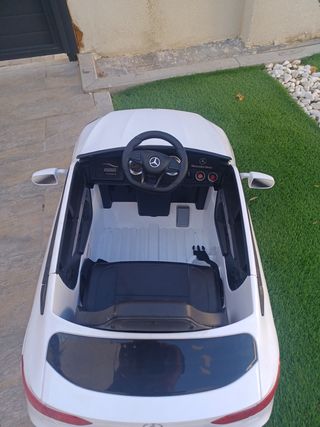 Coche descapotable Mercedes