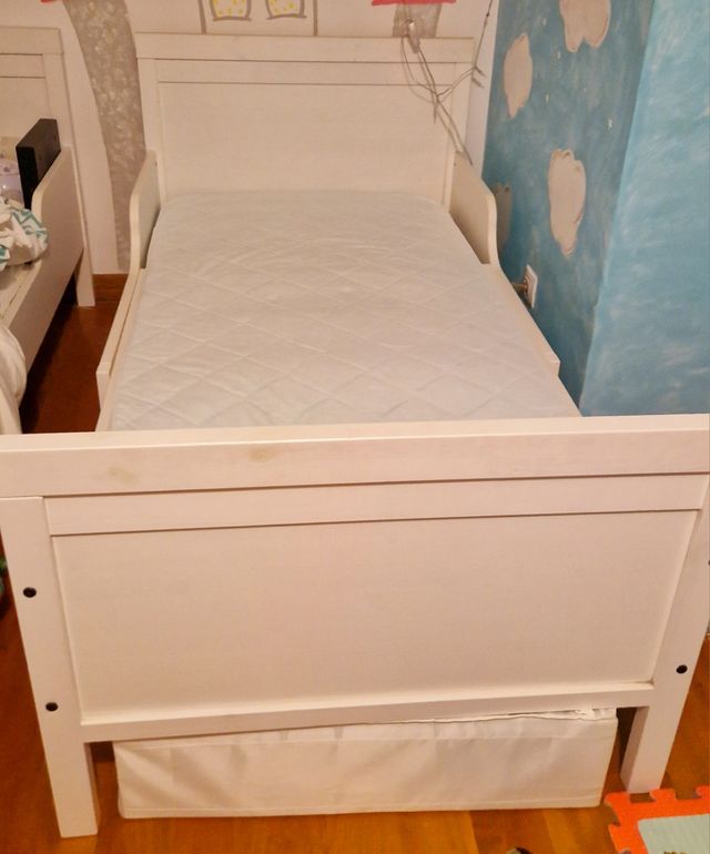 Cama infantil con colchon extensible y somier