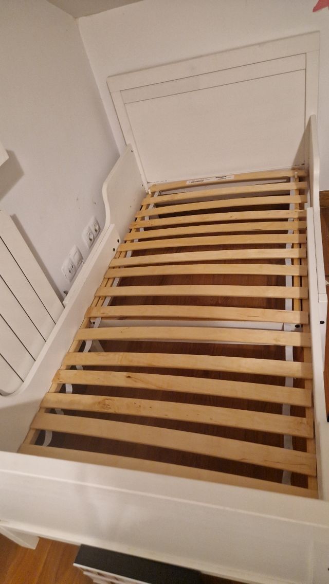 Cama infantil con colchon extensible y somier