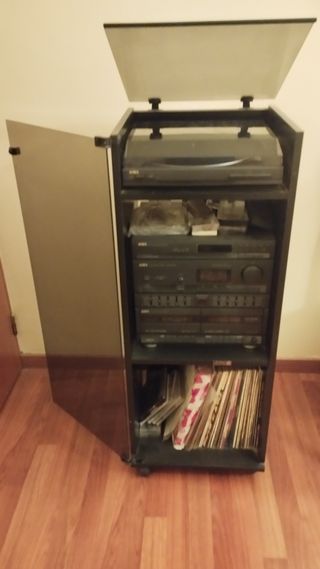 EQUIPO MUSICA AIWA CON MUEBLE