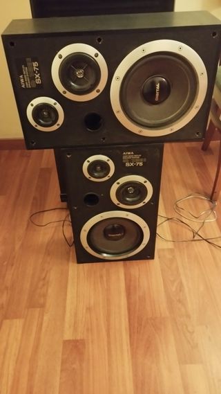 EQUIPO MUSICA AIWA CON MUEBLE