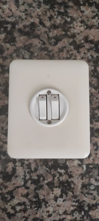 Lote pulsadores, conmutadores, enchufes