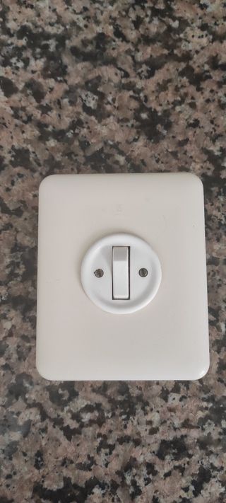 Lote pulsadores, conmutadores, enchufes