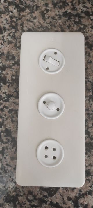 Lote pulsadores, conmutadores, enchufes