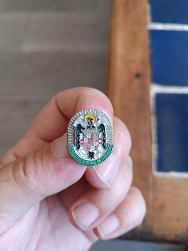 Pin insignia cuerpo nacional de seg