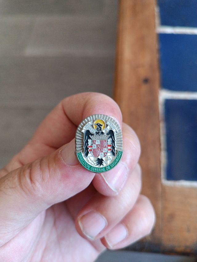 Pin insignia cuerpo nacional de seg