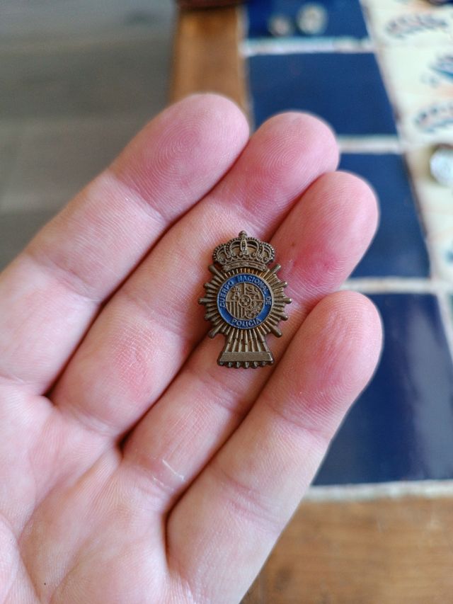 Pin insignia militar cuerpo nacional de