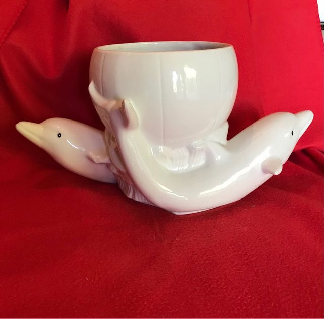 Macetero blanco brillo con delfines