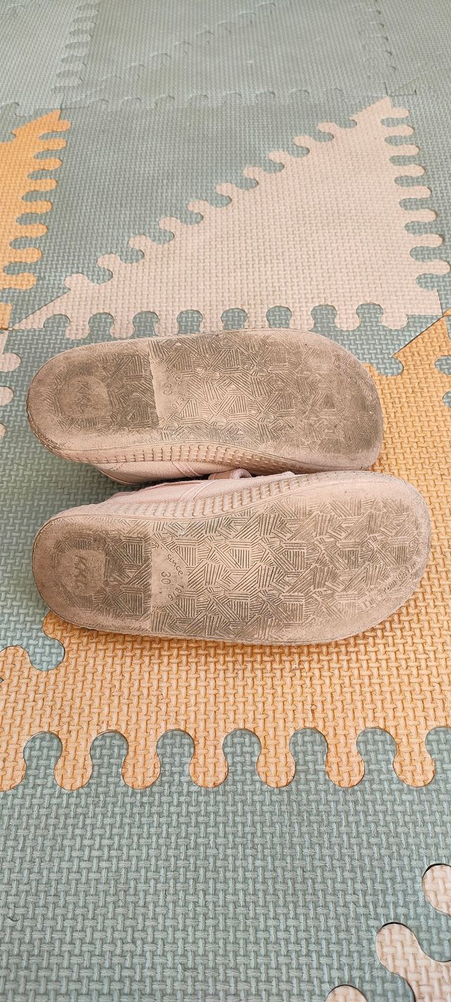 Zapatillas de lona color rosa Talla 28