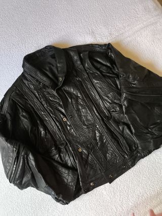 CAZADORA CUERO MOTERO NEGRA TALLA GRANDE 48/50