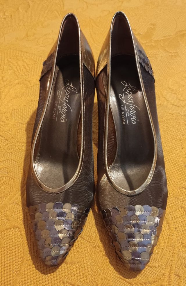 Scarpe bronzo in pizzo e paillettes