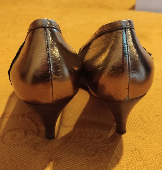 Scarpe bronzo in pizzo e paillettes