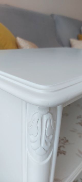 Mesa auxiliar restaurada