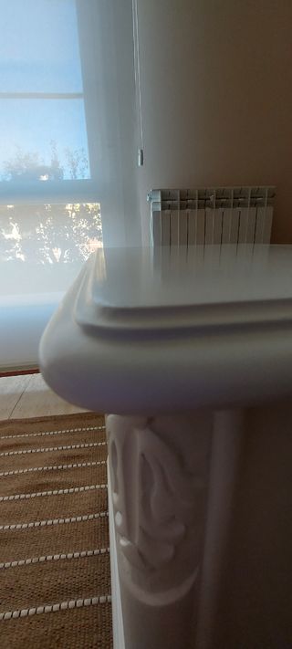 Mesa auxiliar restaurada