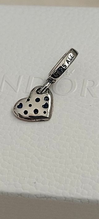Charm colgante Pandora corazón inclinado