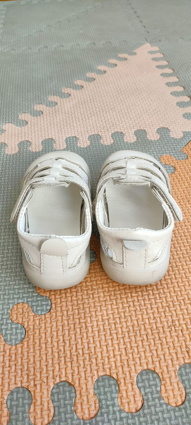 Sandalias blancas bebé talla 22