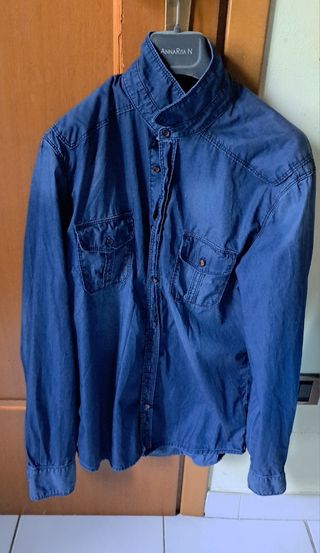 Camicia blu jeans taglia L. Mai usata 